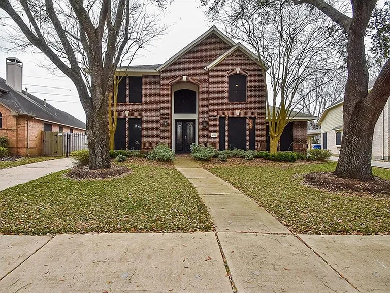 4526 Lakeside Meadow Dr — Photo 1