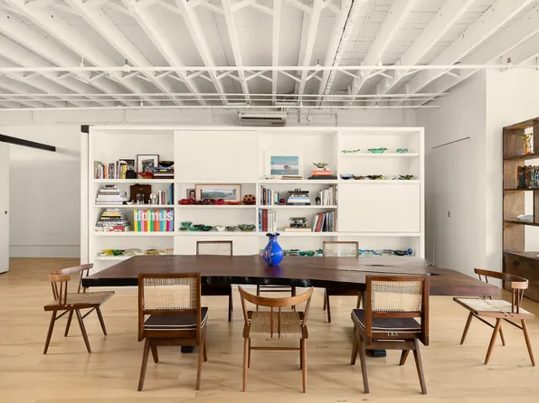 184 Grand Street image 2 of 11