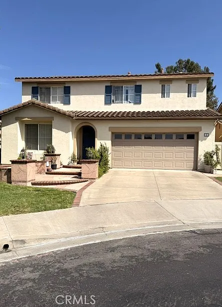5 bed, 2.5 bath, 2700 sqft, $6,000 — Photo 2