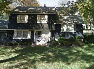 24 Hill Rd, Edison, NJ 08817