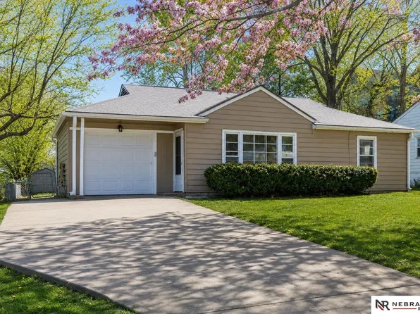 368 S 47th St, Lincoln, NE 68510