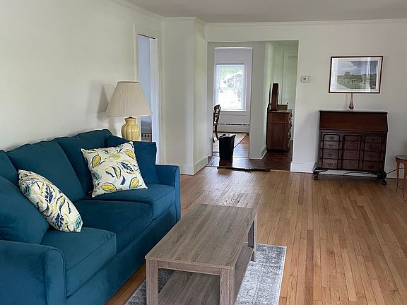 4th image of 75 Osborne Ln