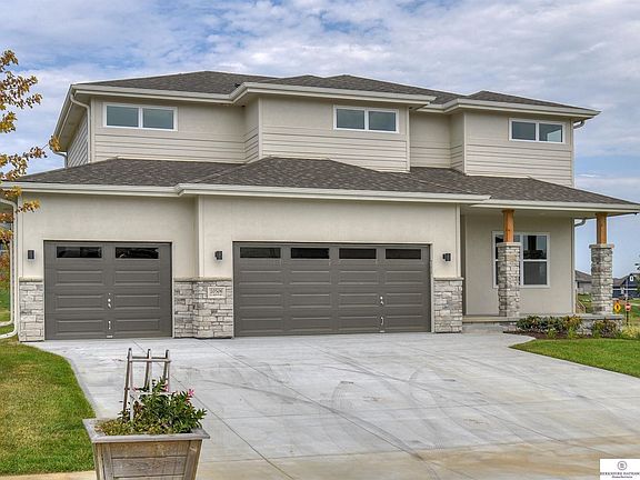 5th image of 9918 S 103rd Cir