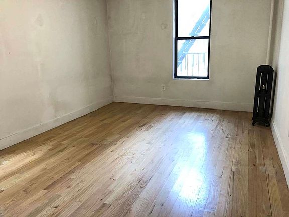2nd image of 2025 Regent Pl #B