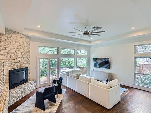 2nd image of 2203 Doral Dr