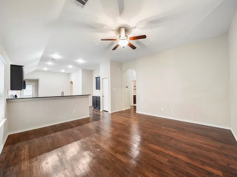 1519 Spencer Glen Ln — Photo 3