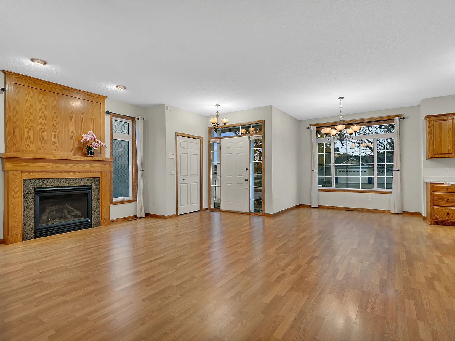 4 bed, 2821 sqft, $2,400 — Photo 3