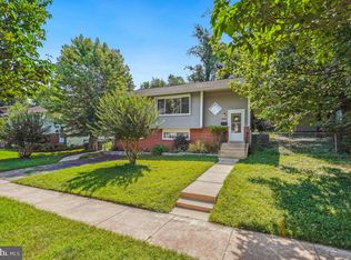 404 Hull Pl, Rockville, MD 20852