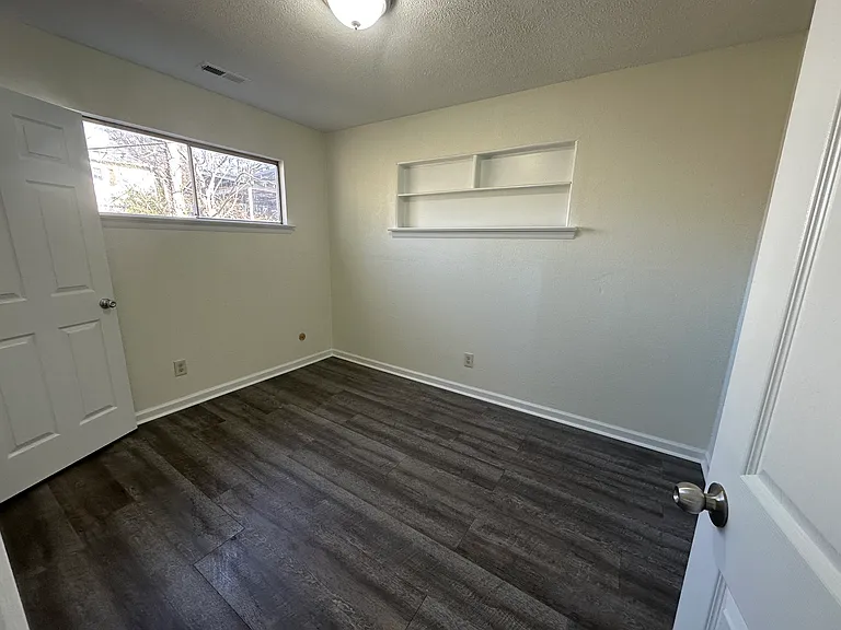 469 W Circle Dr — Photo 25