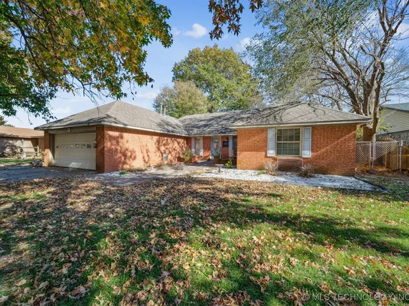 2702 S 27th St, Muskogee, OK 74401