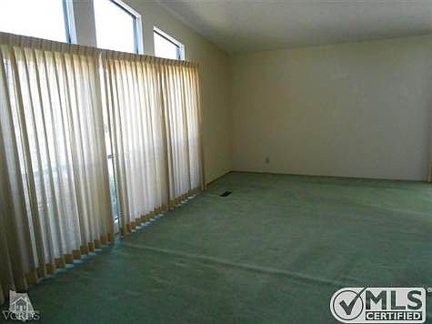 Nice windows let in lots of natural lighting.