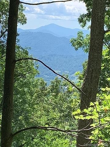 2nd image of 48 Sleepy Hollow Dr