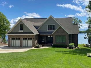 8850 Peninsula Dr, Terrell, NC 28682