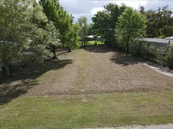 Vincent St, Vinton, LA 70668