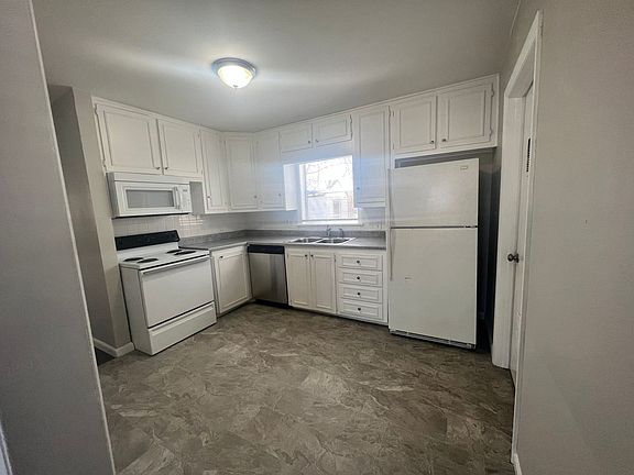 4th image of 1619 S Saint Clair Ave