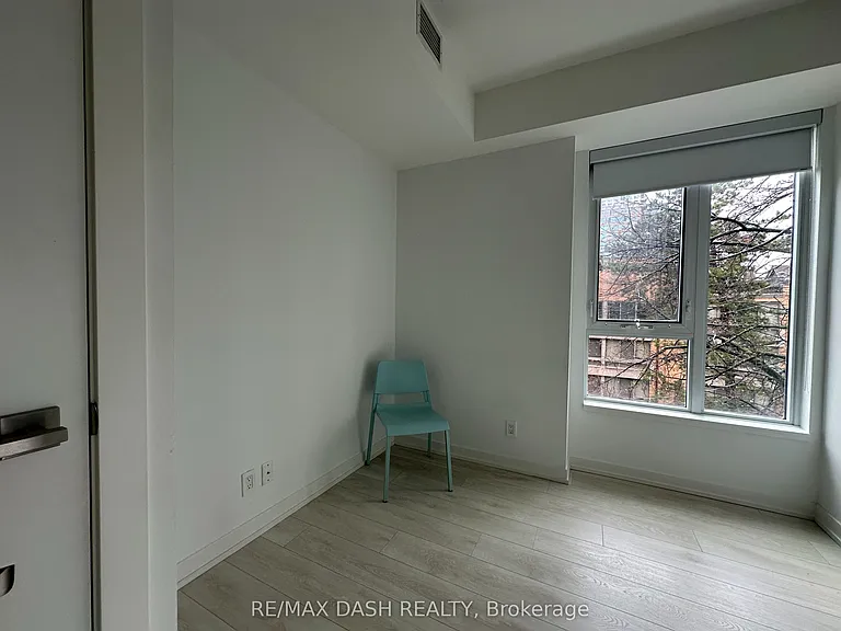 223 Saint Clair Ave W #215 — Photo 37