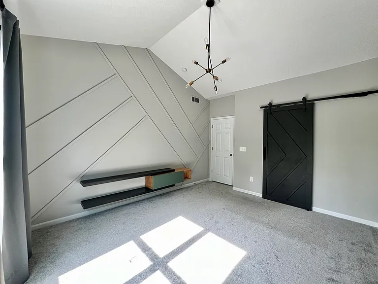 1355 Tiburon Dr — Photo 11