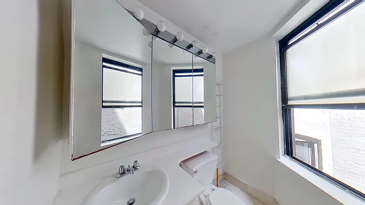 Rented by Bond New York | media 9