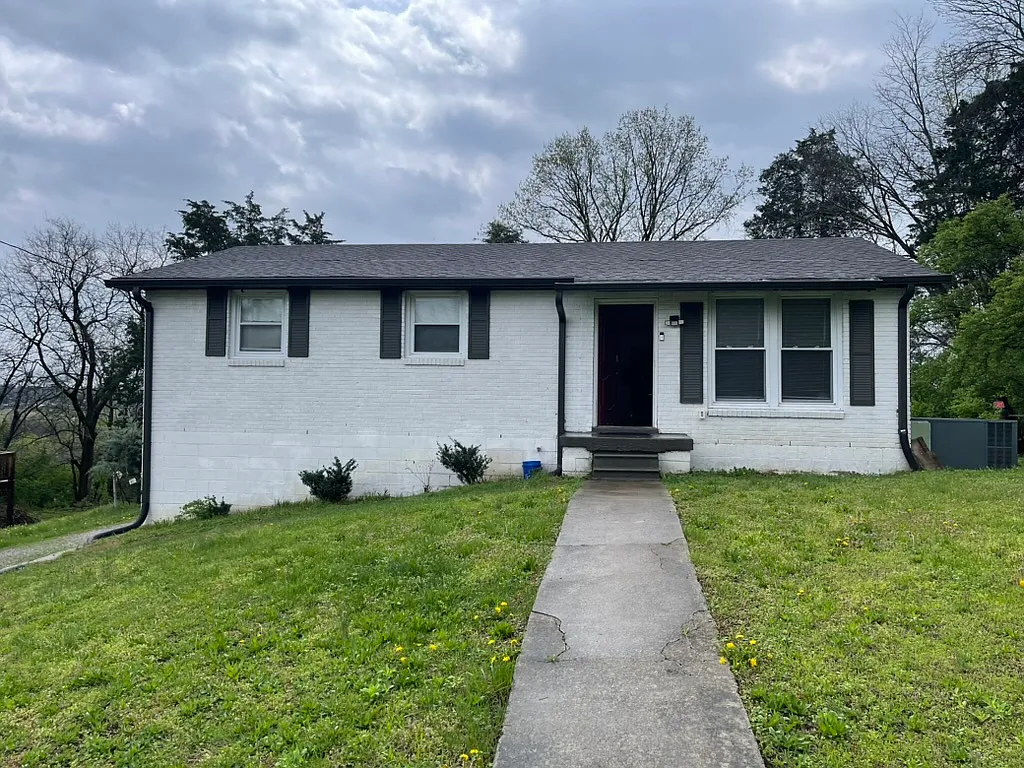 4 bed, 2050 sqft, $2,400 — Photo 1