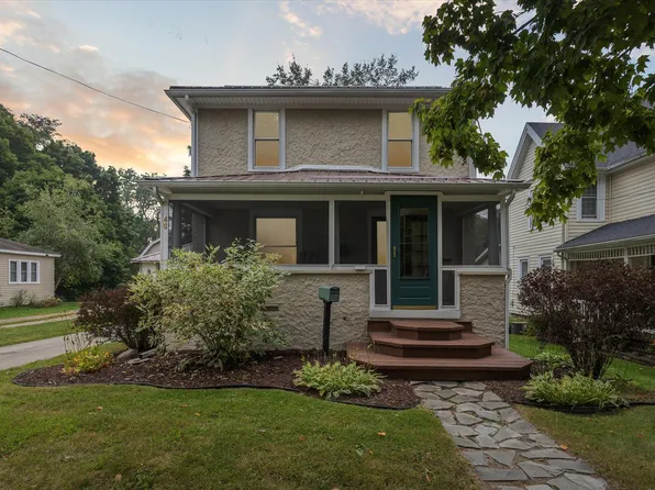 46 S West St, Hillsdale, MI 49242