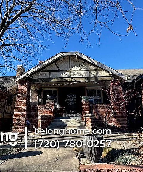 1011 N Adams St — Photo 1