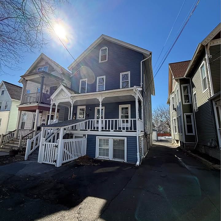 1st image of 222 Howard Ave #2