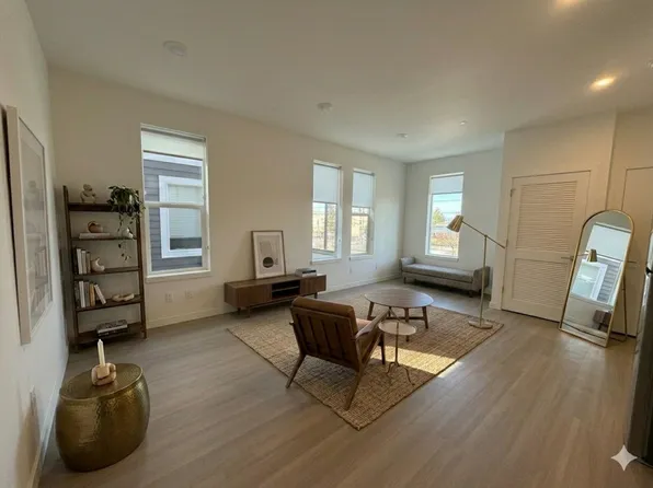 Greenwich Ave Apartments, 7110 N Greenwich Ave #11, Portland, OR 97217