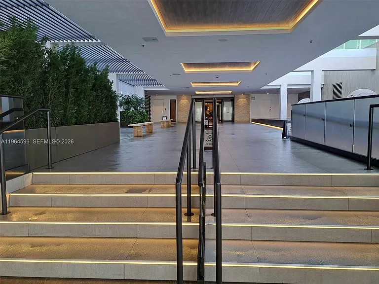 2301 Collins Ave #504 — Photo 34