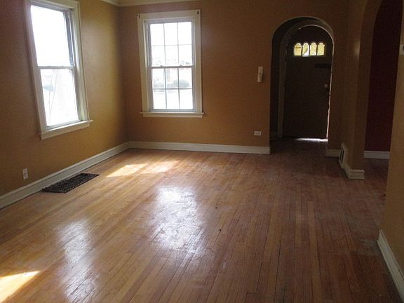 5th image of 8415 S Dorchester Ave