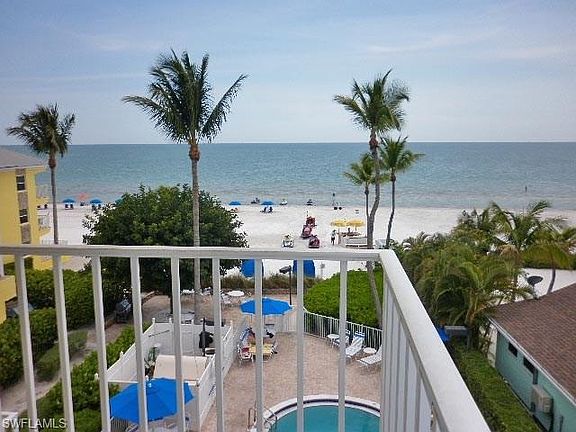 3rd image of 5524 Estero Blvd #404