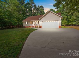 151 Woodrun Dr, Mount Gilead, NC 27306