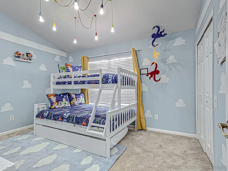 Silver Palm Dr — Photo 13