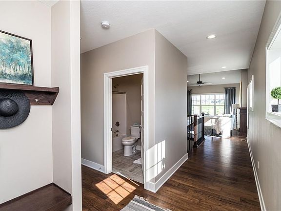 2nd image of 2410 SW Vineyard Ln