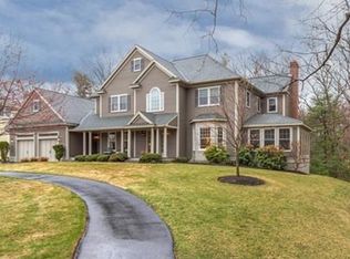 40 Pondview Ln, Reading, MA 01867