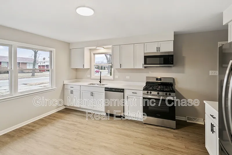 3 bed, 2.0 bath, 1750 sqft, $2,500 — Photo 4