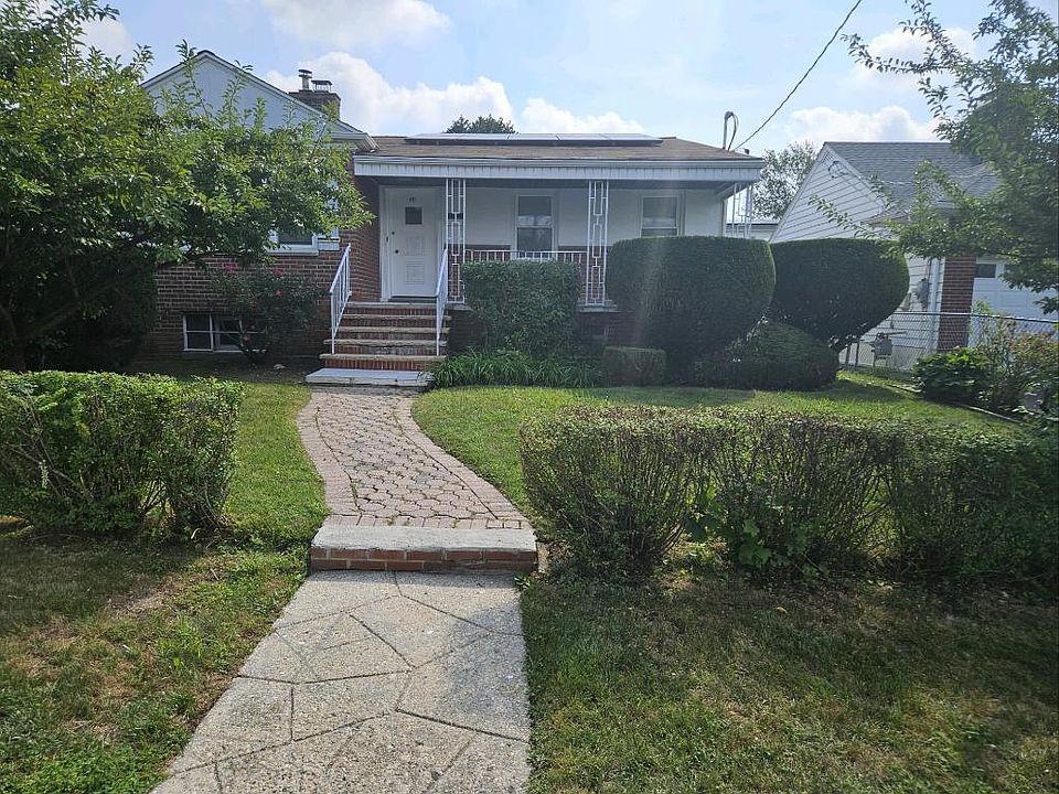 1st image of 60 Byron Ave