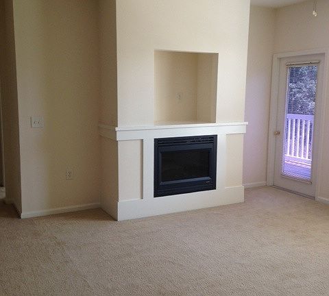 Electric fireplace (3rd floors only)