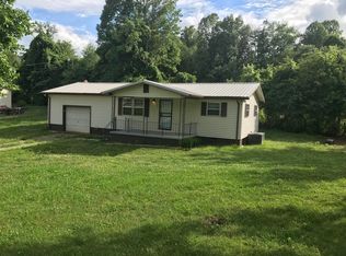 150 Lays Ln, Jacksboro, TN 37757
