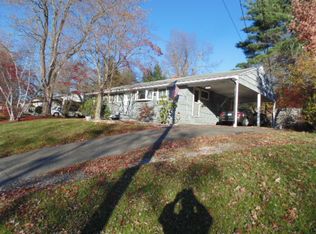 676 Trout Brook Dr, West Hartford, CT 06119