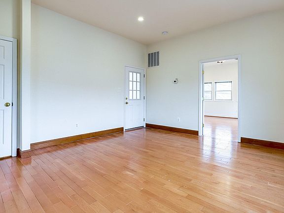 5th image of 1001 23rd St S