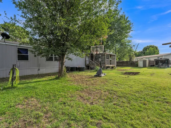 1909 Coral Rd, Pelican Bay, TX 76020