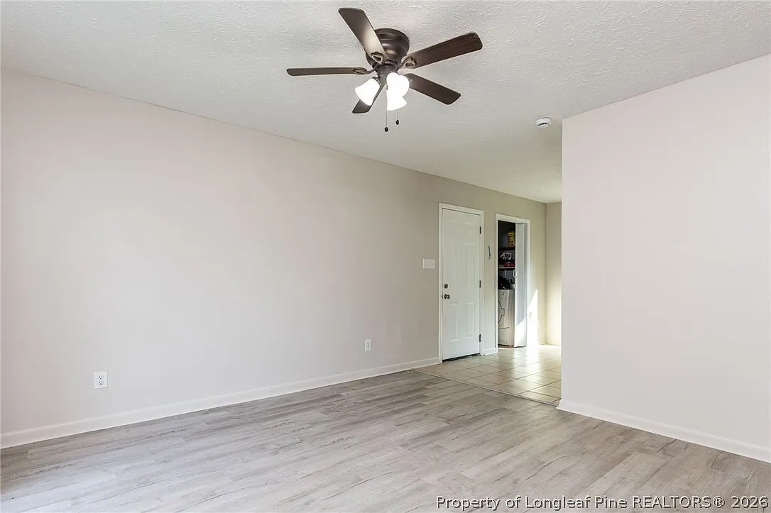 3 bed, 2.0 bath, 1005 sqft, $1,850 — Photo 4