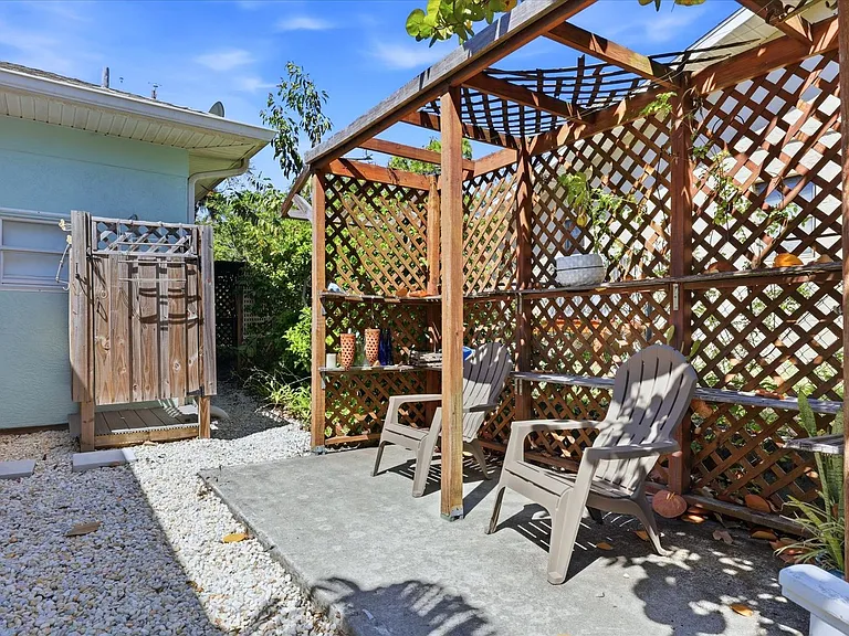 428 Court St — Photo 5