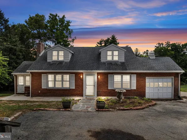 30 Maple Rd, York, PA 17403