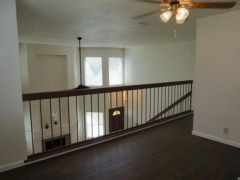 8435 Forest Ridge Dr — Photo 16