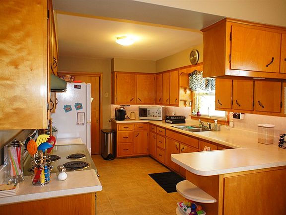 2nd image of 2902 Leslie Dr