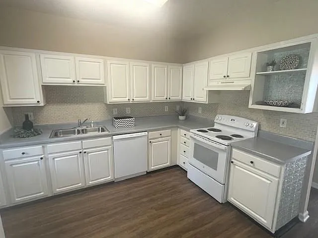 211 Odyssey Turn — Photo 6