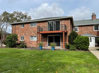 54 Fountain Ln APT 1, Weymouth, MA 02190