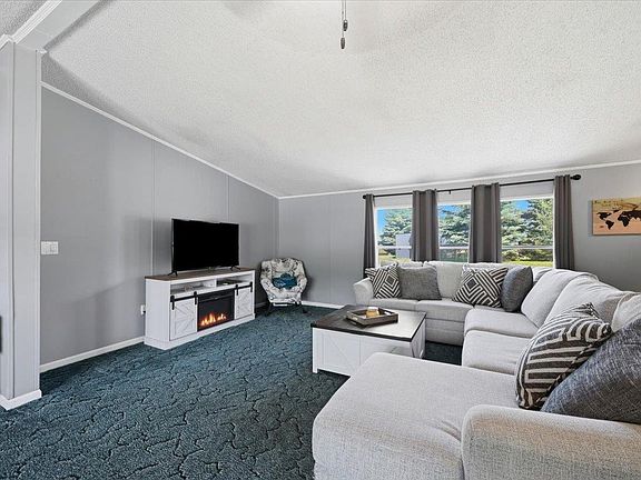 5th image of 1210 Foothills Dr