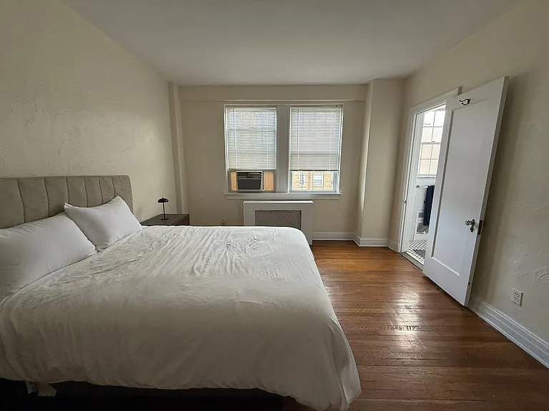 New King Edward Apartments — Photo 365